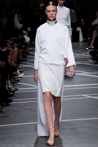 Look 30